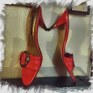 Laundry by Shelli Segal slides 9.5m